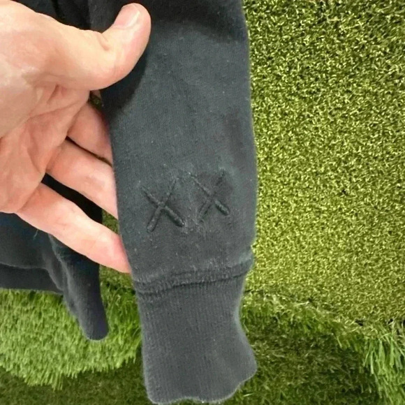 Uniqlo Kaws  Peanuts Snoopy Hoodie Medium - Picture 5 of 6